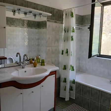 πράσινη βίλα, Green Villa Korfos
